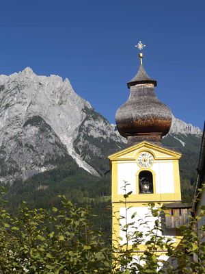 300px kirche werfen01